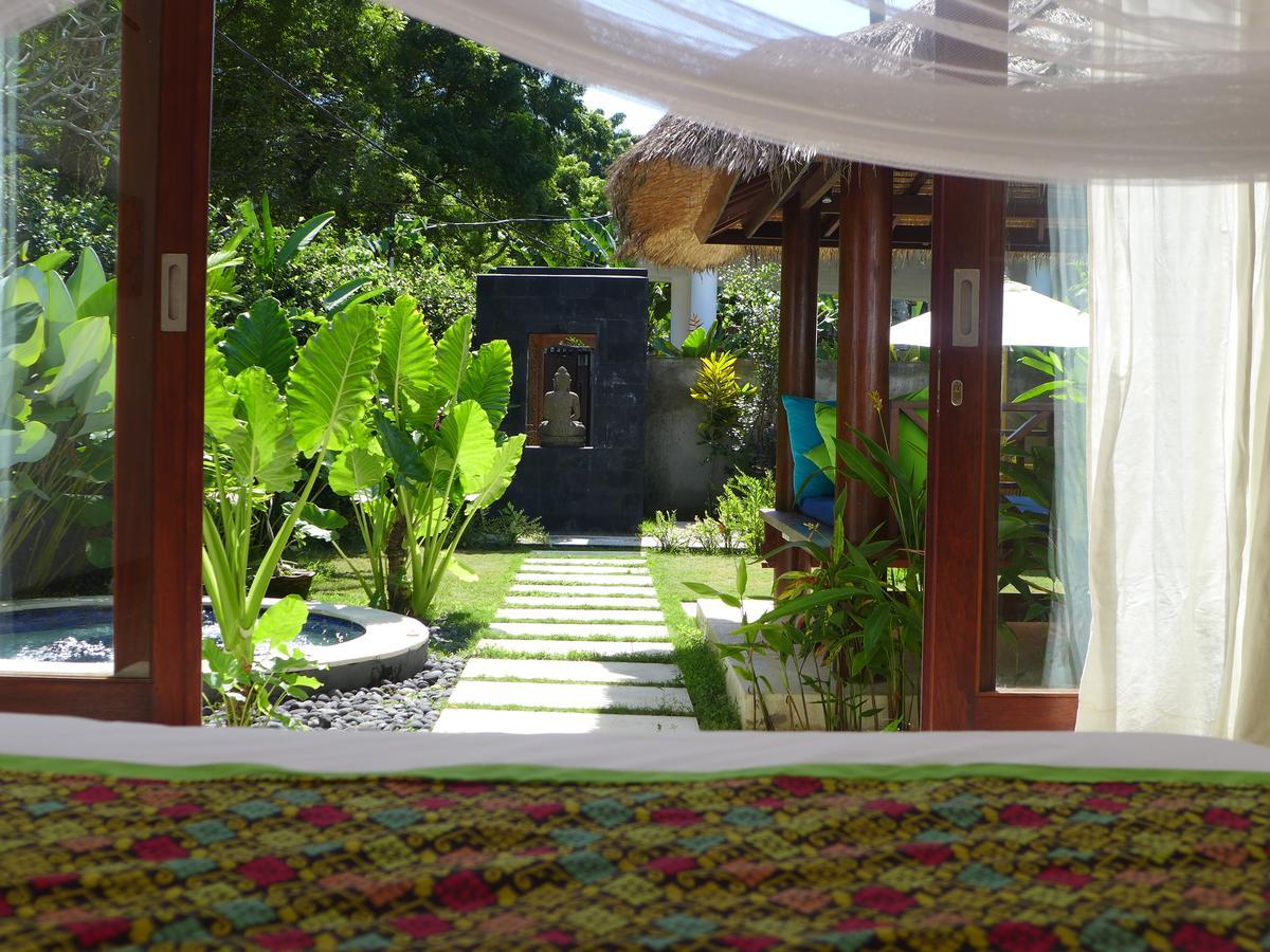 Simon'S Suite Mangsit Exterior photo