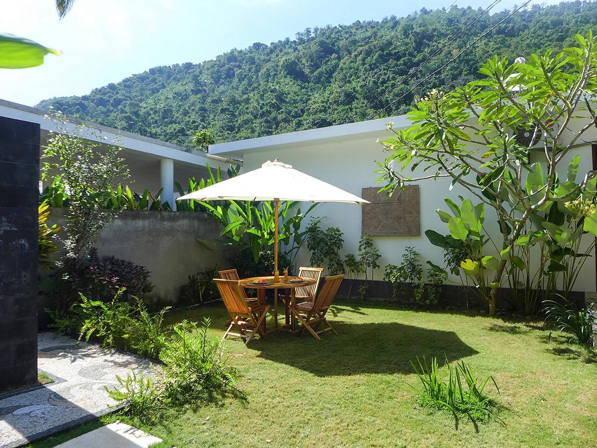 Simon'S Suite Mangsit Exterior photo
